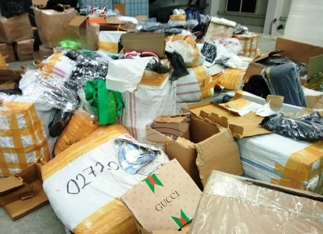 Фалшиви маркови стоки задържаха митнически служители на ГКПП "Дунав мост 2" при Видин 