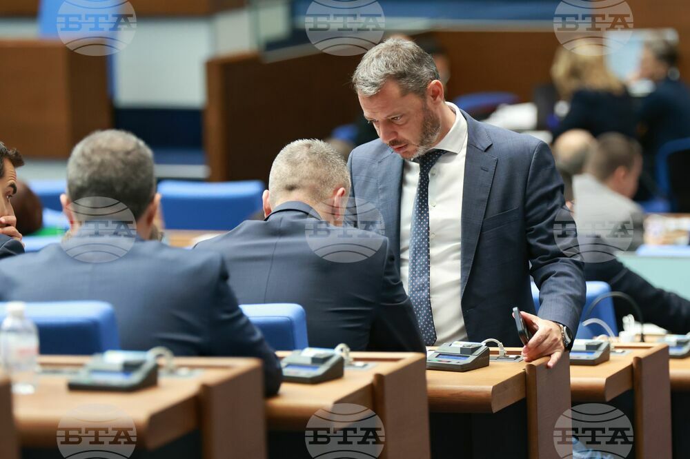 Парламентът прие окончателно промените в Закона за енергетиката, които предвиждат либерализация на енергийния пазар за битовите потребители