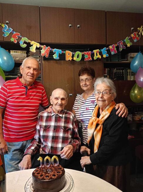 Община Плевен: Потомък на стария плевенски род Маджункови навърши днес един век