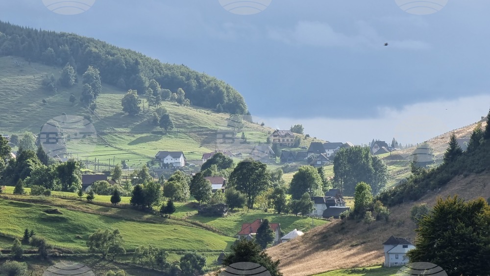 "The Land in the Clouds" Keeps Memories of an Old Romanian Lifestyle