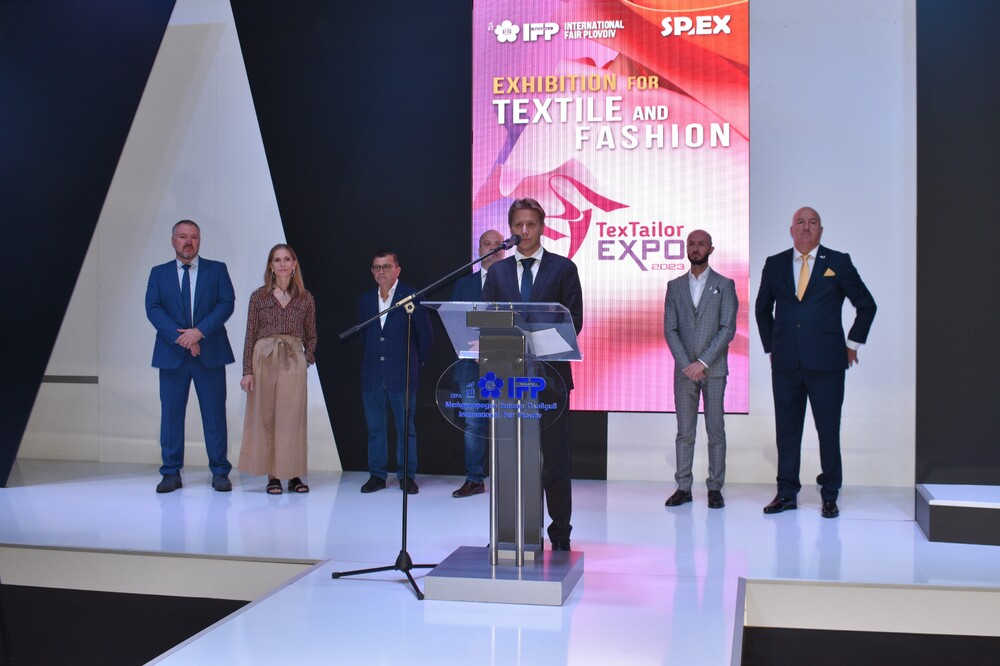 Зам.-министър Шотев: Над 6.6% от добавената стойност на преработващата промишленост е в сектор производство на облекло