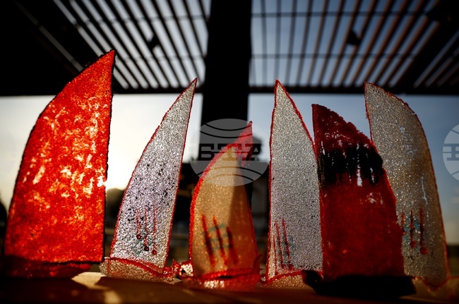 Exhibition of Selected Works from International Biennale of Glass Opens at Sofia's Sredets Gallery