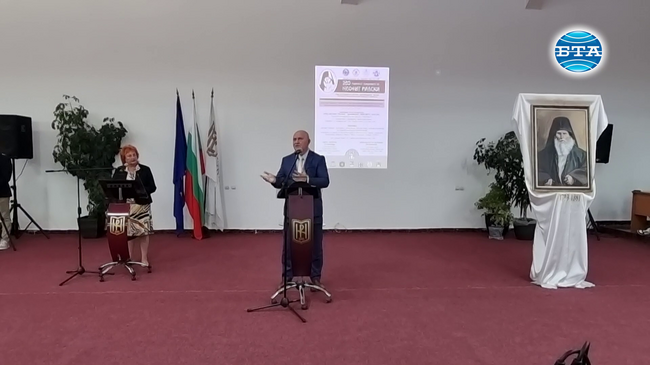 Днес трябва да пренесем заветите на Неофит Рилски в съвременното училище, за да стане то по-добро и по-ефективно, според министър Галин Цоков