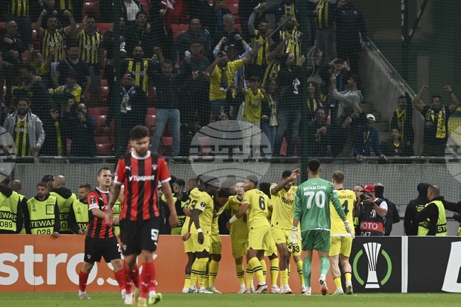 Тедеско може да бъде уволнен като старши треньор на Фенербахче