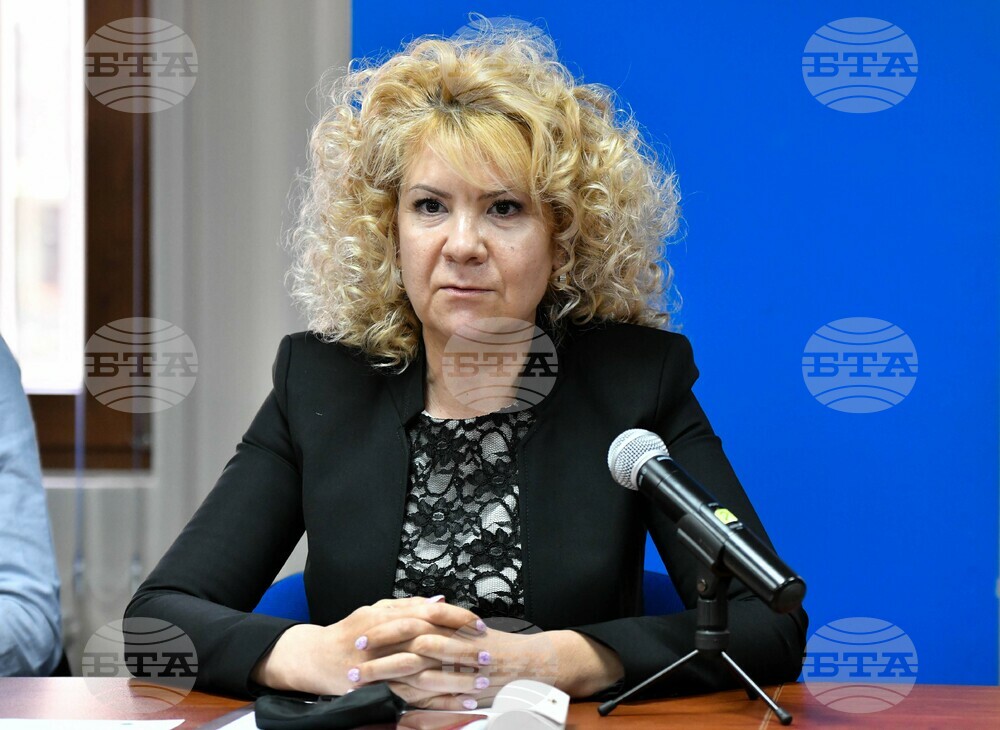 Дуалното образование е изключително полезно за учениците от ромската общност, каза директорът на гимназията по текстил в Сливен