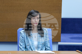 Парламент - заседание - Мария Габриел