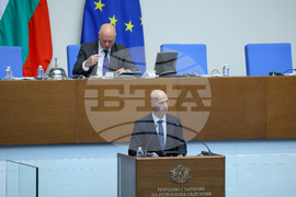Парламент - заседание - Коста Стоянов