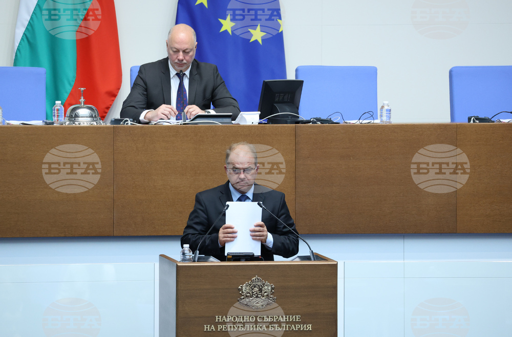Парламент - заседание - Радомир Чолаков