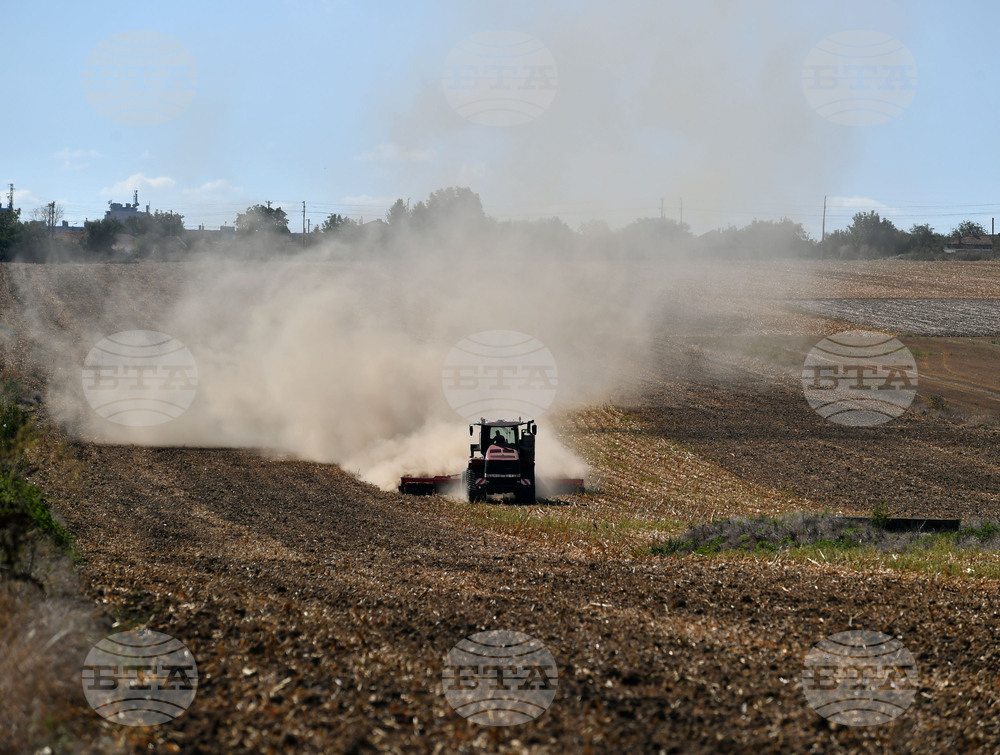 Село Вазово - предсеитбена почвообработка