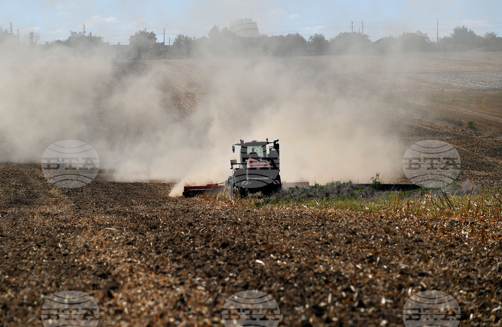 Село Вазово - предсеитбена почвообработка