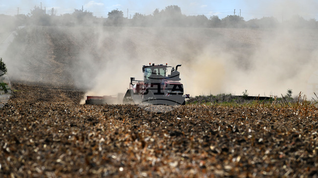 Село Вазово - предсеитбена почвообработка
