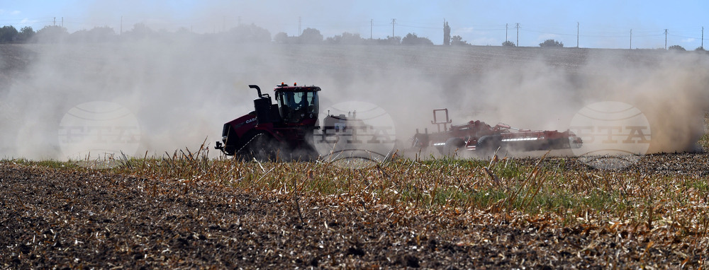 Село Вазово - предсеитбена почвообработка
