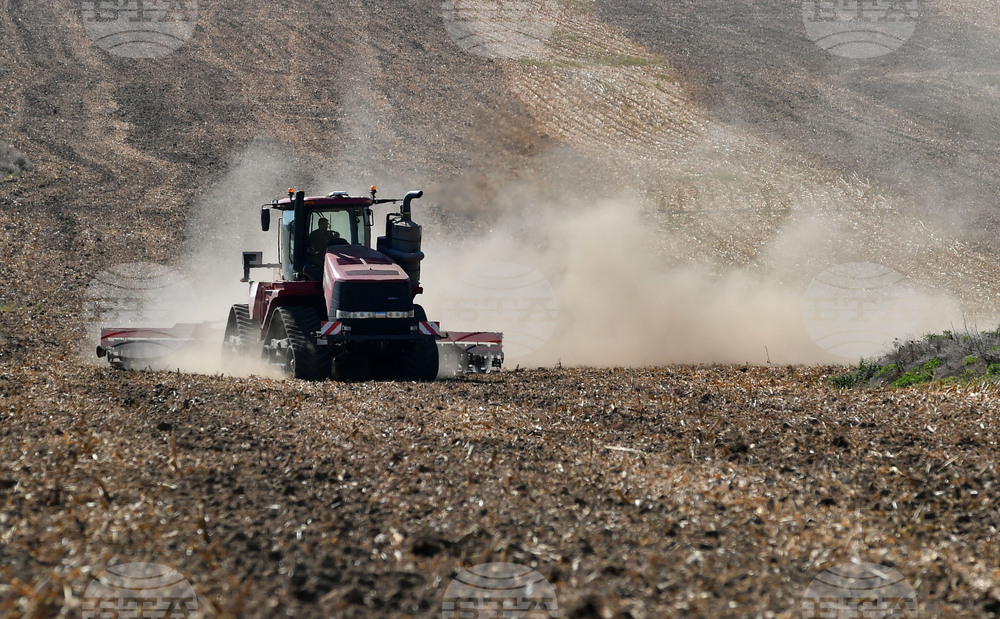 Село Вазово - предсеитбена почвообработка