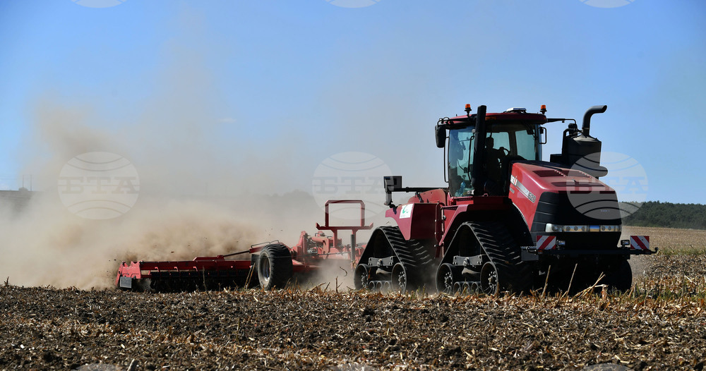 Село Вазово - предсеитбена почвообработка