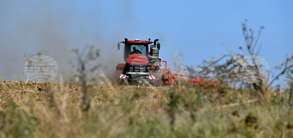 Село Вазово - предсеитбена почвообработка