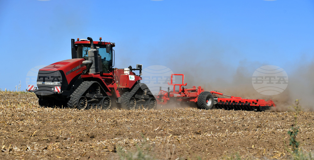 Село Вазово - предсеитбена почвообработка