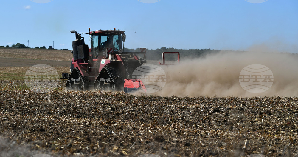 Село Вазово - предсеитбена почвообработка