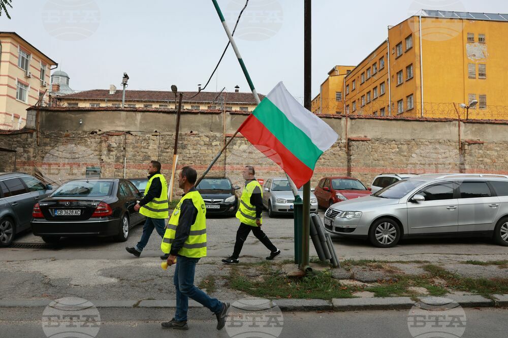 Протест - служители в затворите