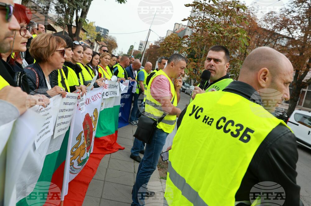 Протест - служители в затворите