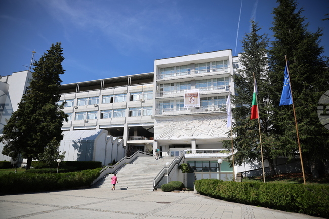 Югозападният университет „Неофит Рилски“ обявява допълнителен прием на кандидат-студенти