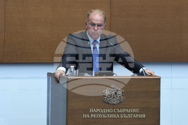 Парламент - заседание - Радомир Чолаков