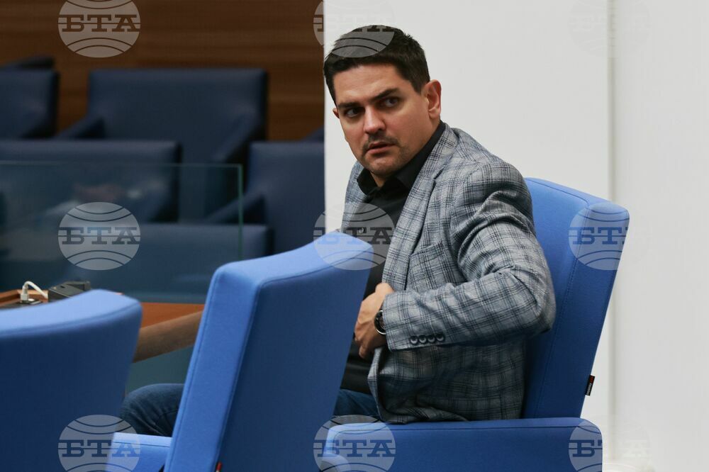 Парламент - заседание - Радостин Василев