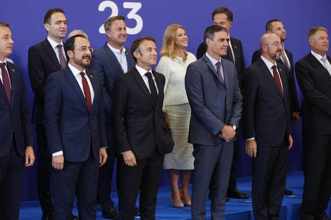 Съпротивата на Полша и Унгария срещу миграционната политика на ЕС не би блокирала споразумение за мигрантите, заяви френският президент Макрон