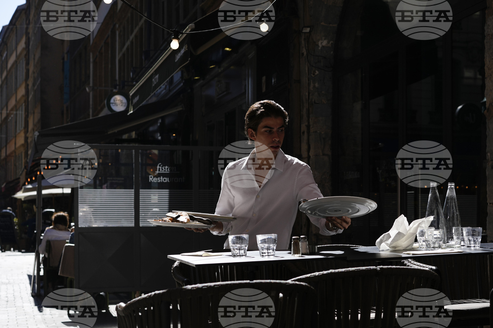 Приходите в сектора на услугите в Германия намаляват с 0,5 процента през август