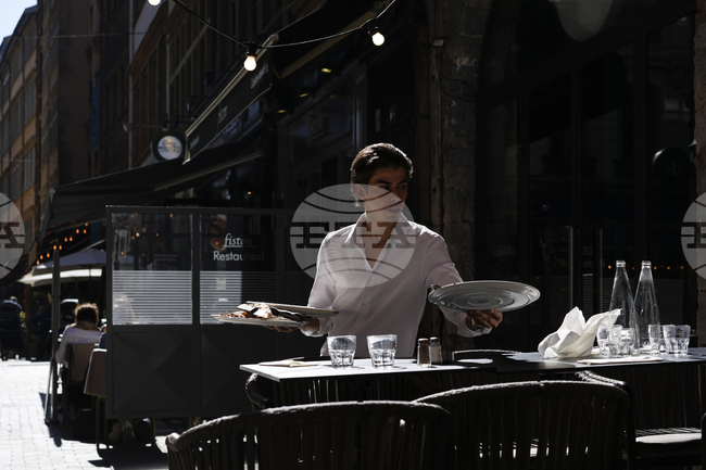 Приходите в сектора на услугите в Германия намаляват с 0,5 процента през август