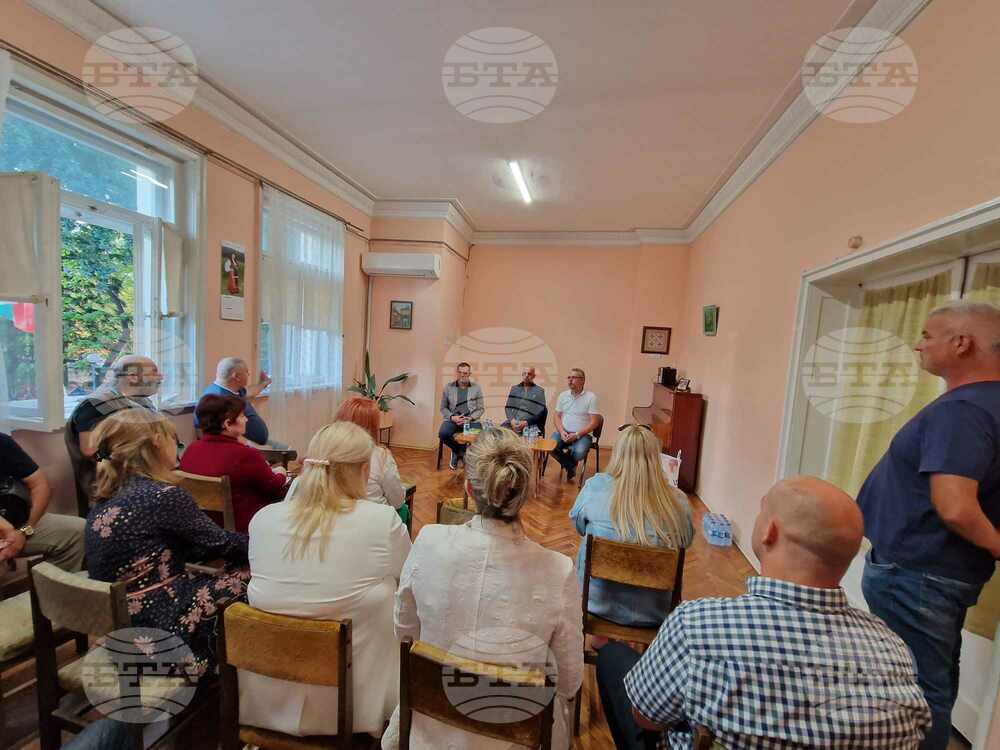Кандидатът за кмет на Пловдив от ГЕРБ Костадин Димитров се срещна с жители на квартал "Коматево"