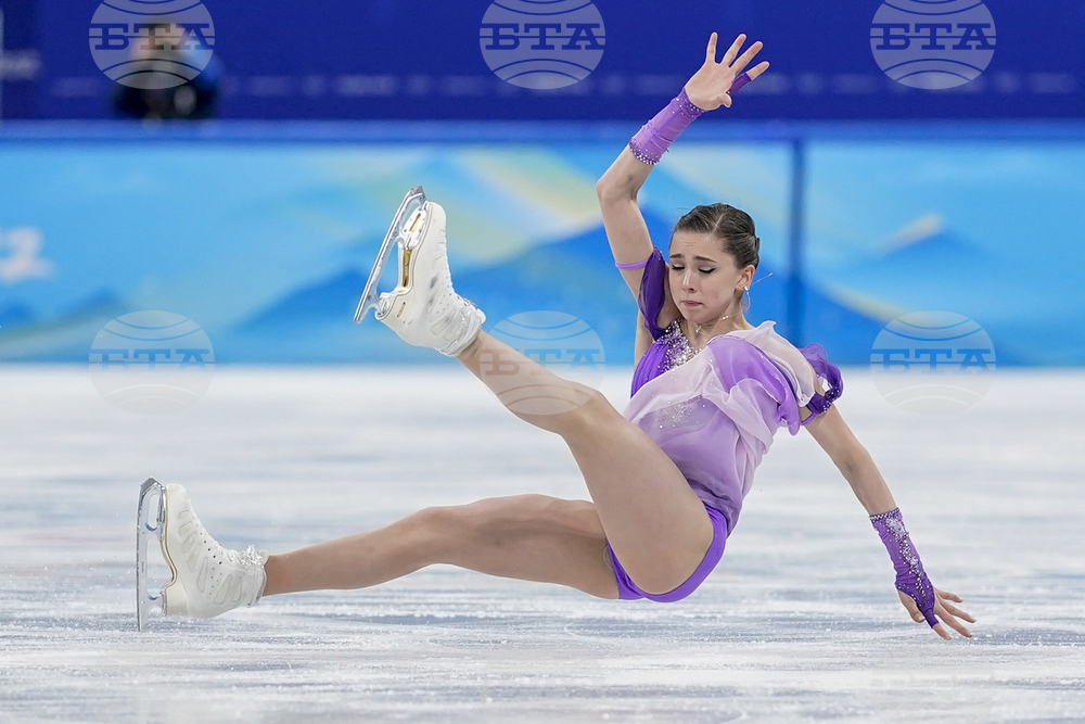 Фигуристката Александра Фейгин се класира за 
волната програма при дебюта си на олимпийски игри,
рускинята Камила Валиева поведе в подреждането
