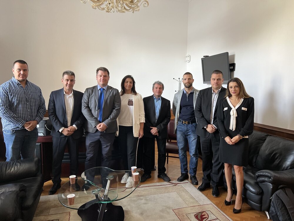 Сдружението за достъпна и качествена храна представи пред ръководството на ПП „Има такъв народ“ своите каузи за защита на интересите на гражданите във връзка с качеството на хранителните продукти