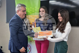 Ръководството на НСИ връчи наградите на победителите в националните етапи на Европейската олимпиада по статистика и Международния конкурс за статистически плакат