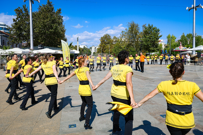 Бургас - клуб по народни танци "Чанове" - инициатива