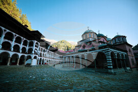 Рилски манастир - „Отец Неофит Рилски - духовност, просвета, култура“ - научна конференция - Света Литургия