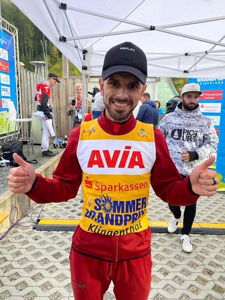 Владимир Зографски преодоля квалификациите преди последното състезание от веригата в ски-скока "Четирите шанци"