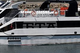 Бургас - кораб Бургус - туристически сезон