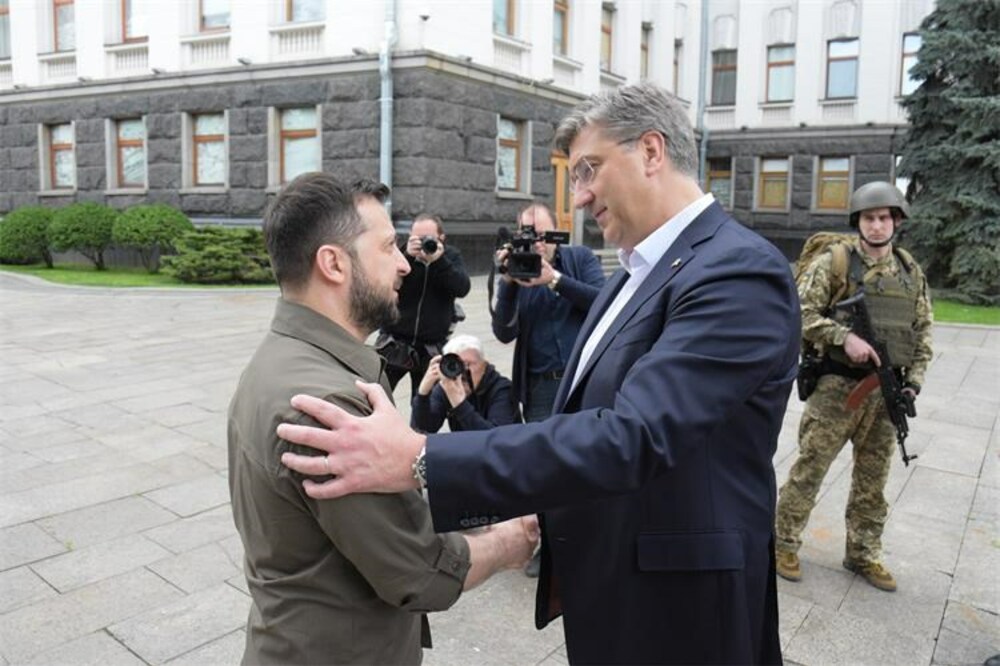 Хърватският премиер на посещение в Киев