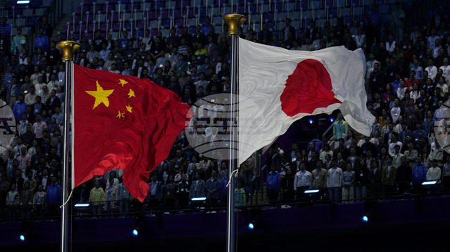 Такаичи и Си призоваха за стабилни японско-китайски отношения на първата си среща