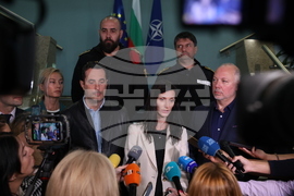 Летище “София” - Израел - евакуирани българи - правителствен ВИП - министри - брифинг