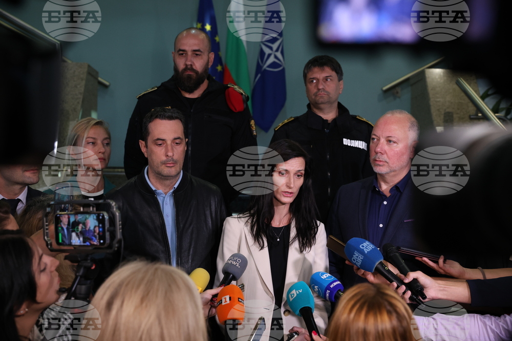 Летище “София” - Израел - евакуирани българи - правителствен ВИП - министри - брифинг