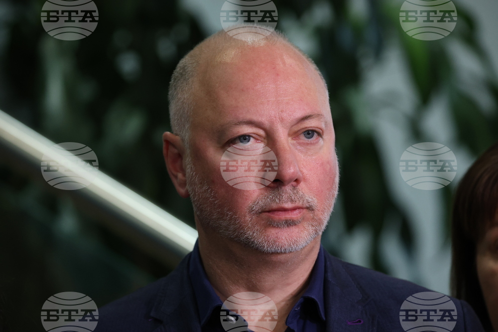 Летище “София” - Израел - евакуирани българи - правителствен ВИП - министри - брифинг