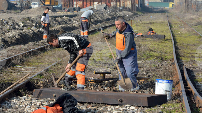 Average Contributory Income At EUR 1,005.28 in February