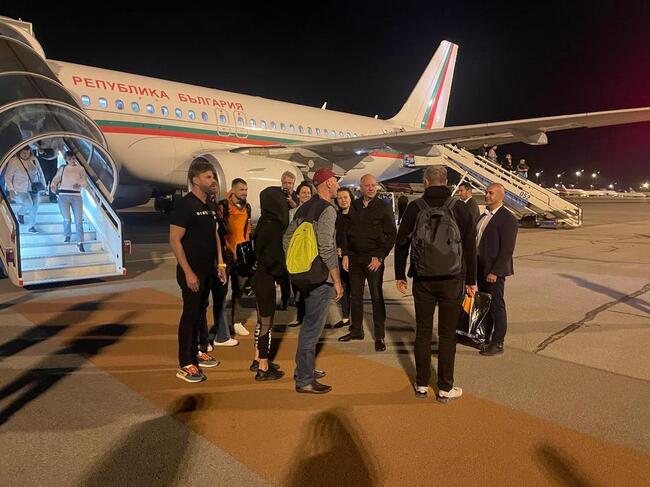 МВнР: В 3,40 тази сутрин още 76 българи успешно кацнаха от Израел