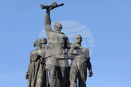 Паметник - боя