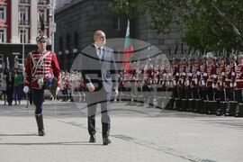 Президентска институция - знаме - издигане