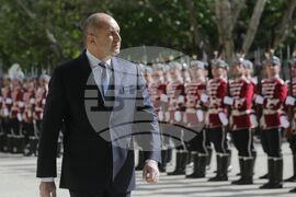 Президентска институция - знаме - издигане