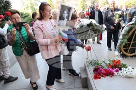 Ден на Европа - годишнина - Паметник на Незнайния войн