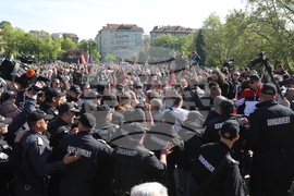 Ден на Европа - годишнина - паметник - протестиращи