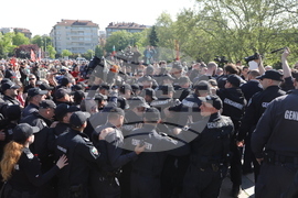 Ден на Европа - годишнина - паметник - протестиращи